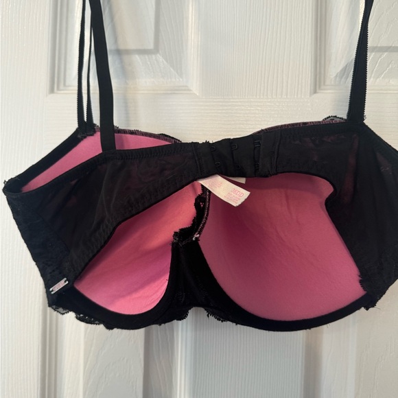 Victoria Secret’s Bra - Picture 2 of 11